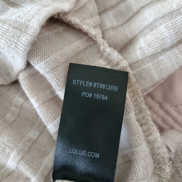 Lulu's Women's cropped long sleeve top size S - Picture 3 of 8